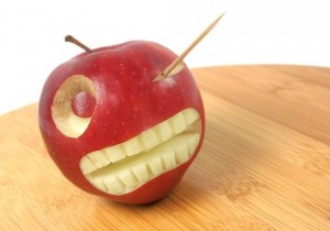 45 Fantastic Apple Carving Photographs | Incredible Snaps